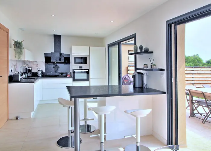 Pietra 300m De La De Favone Piscine Privee Chauffee וילה